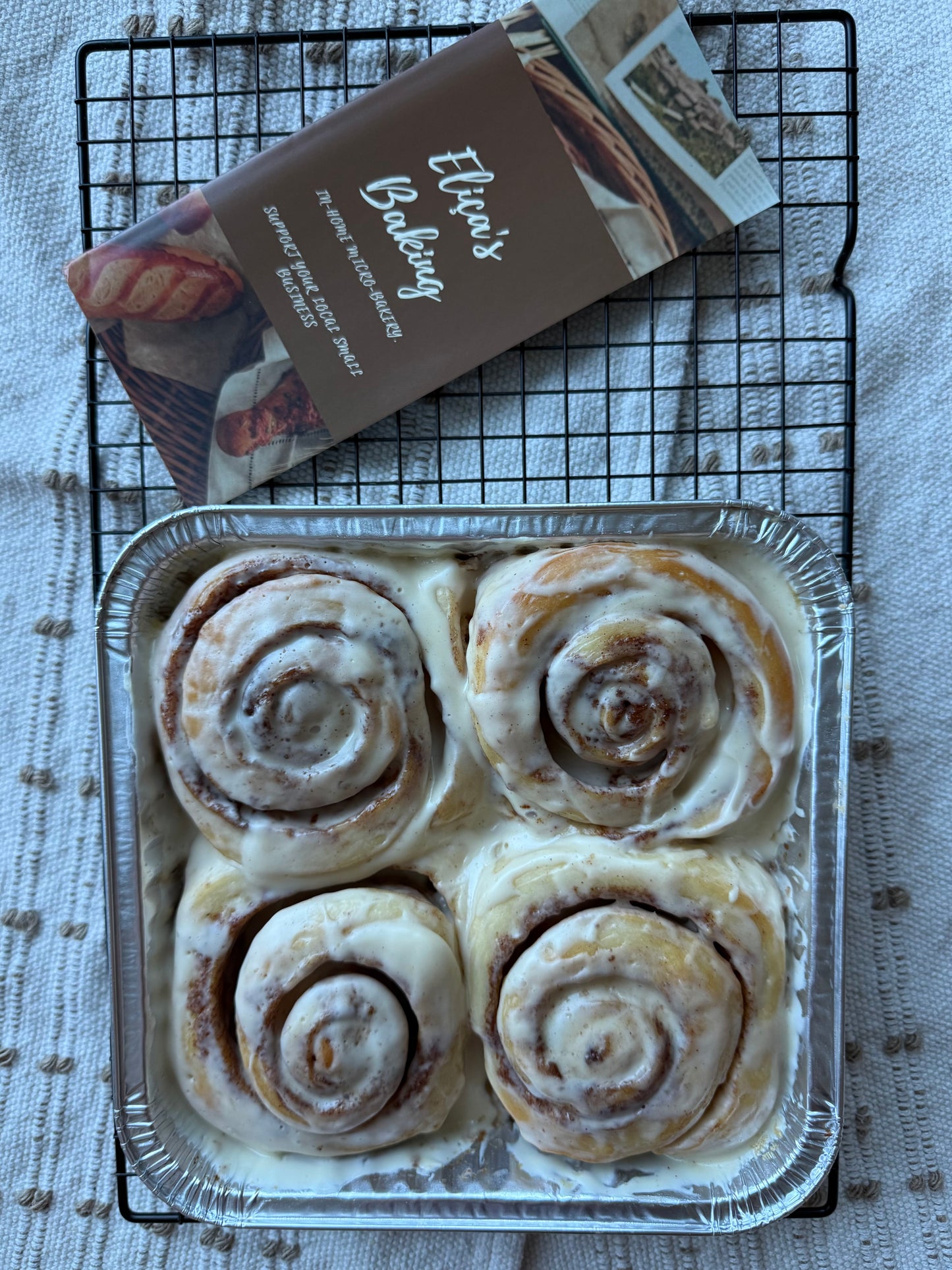 CINNAMON ROLLS WITH A CREAM CHEESE FROSTING (SOURDOUGH/YEAST)